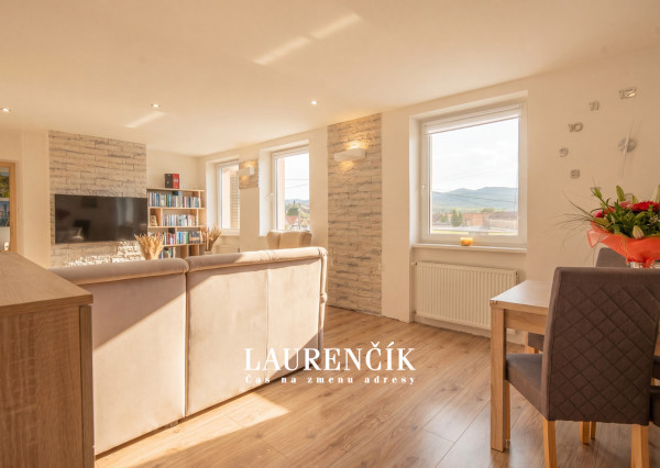 NA PREDAJ | DVOJGENERAČNÝ RODINNÝ DOM NITRIANSKE PRAVNO