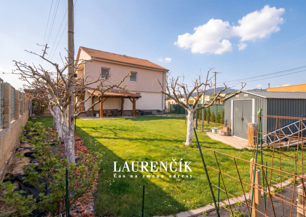 NA PREDAJ | DVOJGENERAČNÝ RODINNÝ DOM NITRIANSKE PRAVNO