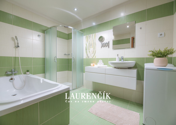 NA PREDAJ | DVOJGENERAČNÝ RODINNÝ DOM NITRIANSKE PRAVNO