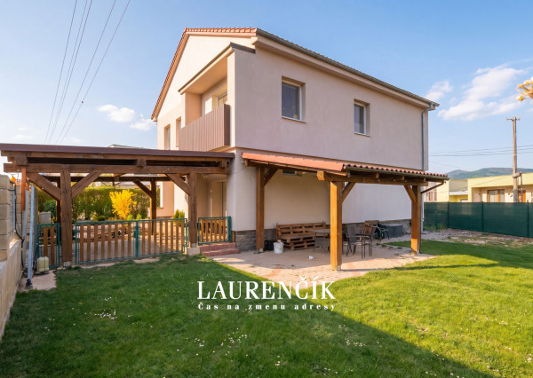 NA PREDAJ | DVOJGENERAČNÝ RODINNÝ DOM NITRIANSKE PRAVNO