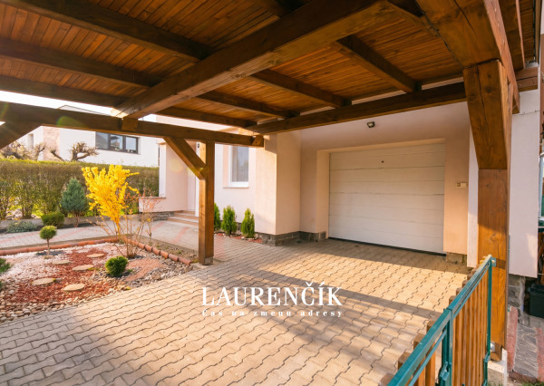 NA PREDAJ | DVOJGENERAČNÝ RODINNÝ DOM NITRIANSKE PRAVNO