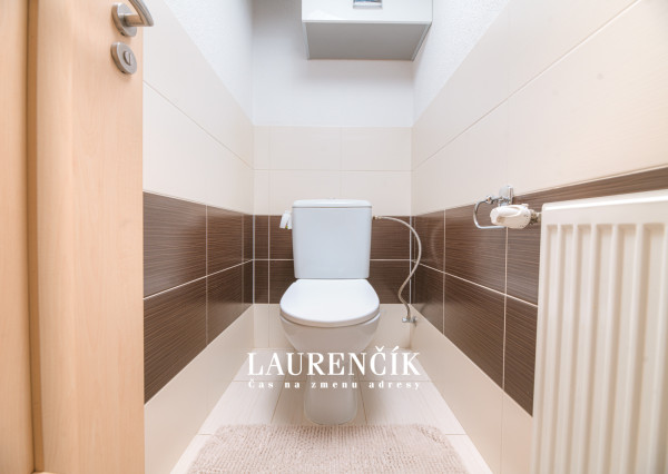 NA PREDAJ | DVOJGENERAČNÝ RODINNÝ DOM NITRIANSKE PRAVNO