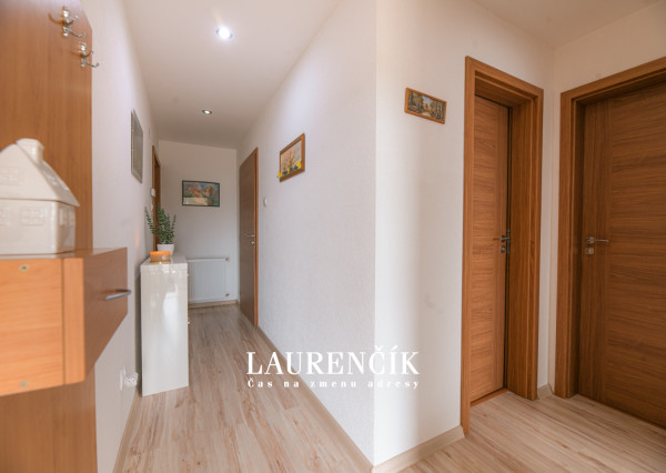 NA PREDAJ | DVOJGENERAČNÝ RODINNÝ DOM NITRIANSKE PRAVNO