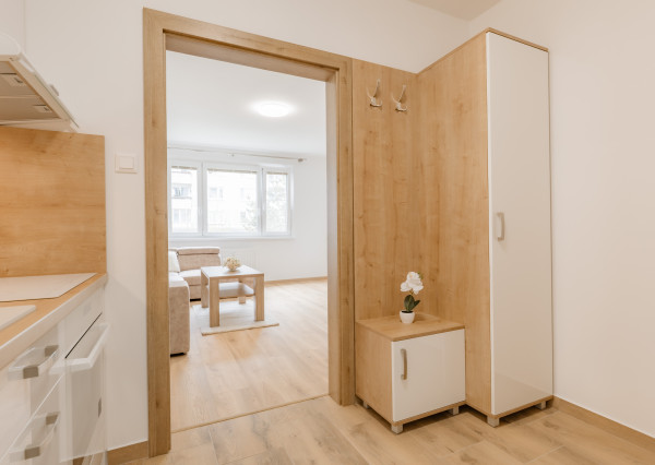 Na prenájom nový a zariadený 2-izbový byt v Žiline