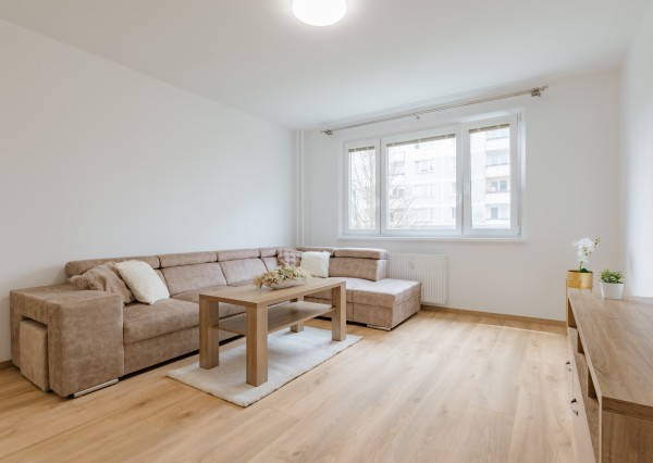 Na prenájom nový a zariadený 2-izbový byt v Žiline