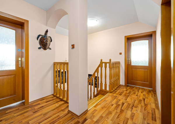 Na predaj 6-izbový rodinný dom s krásnou záhradou v Šamoríne