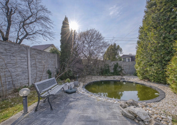 Na predaj priestranný, zariadený rodinný dom v Cerovej