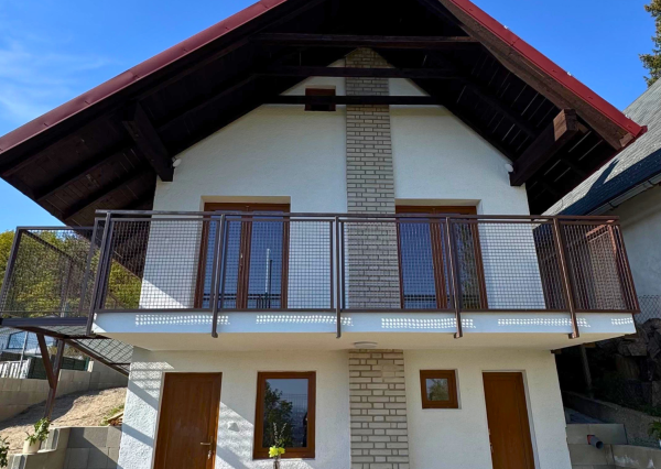 Na predaj chata s panoramatickým výhľadom na Bratislavu