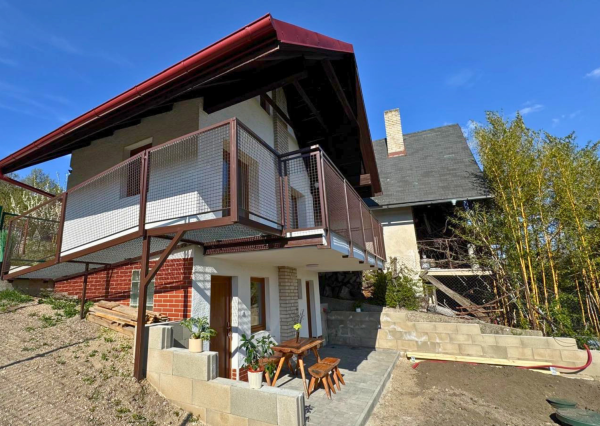 Na predaj chata s panoramatickým výhľadom na Bratislavu