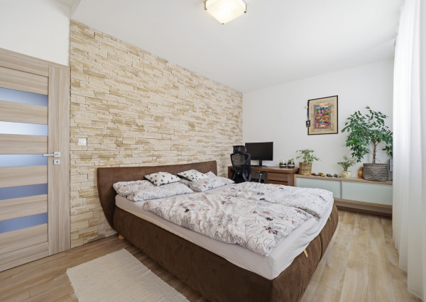 Na predaj 4-izbový byt v Stupave