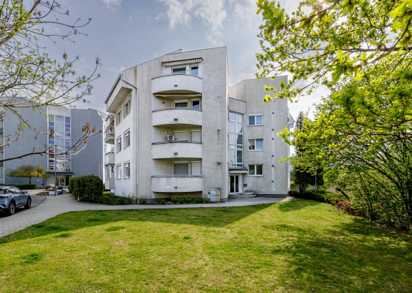 Na prenájom priestranný 5-izbový mezonet v Starom Meste