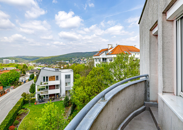 Na prenájom priestranný 5-izbový mezonet v Starom Meste