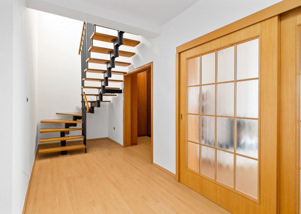 Na prenájom priestranný 5-izbový mezonet v Starom Meste