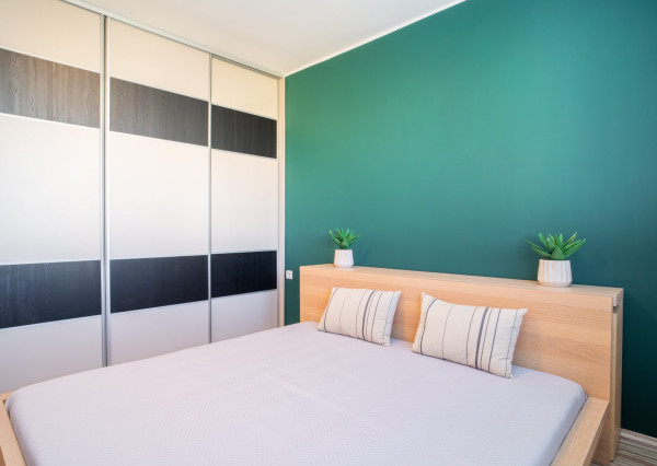 Na prenájom vkusný 2-izbový byt v príjemnej časti Dúbravky