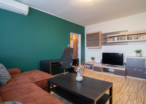 Na prenájom vkusný 2-izbový byt v príjemnej časti Dúbravky