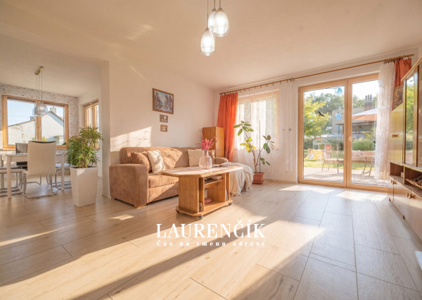 NA PREDAJ | RODINNÝ DOM S VÝHĽADOM NA VRŠATEC - ILAVA, KLOBUŠICE