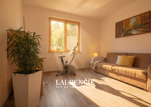 NA PREDAJ | RODINNÝ DOM S VÝHĽADOM NA VRŠATEC - ILAVA, KLOBUŠICE