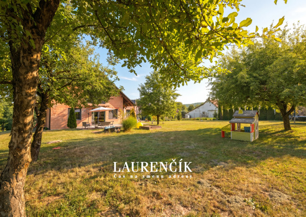 NA PREDAJ | RODINNÝ DOM S VÝHĽADOM NA VRŠATEC - ILAVA, KLOBUŠICE