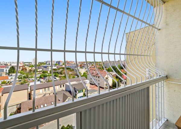 Na prenájom 1-izbový byt v centre Senca + internet a TV v cene