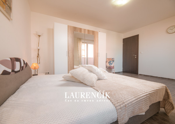 NA PRENÁJOM | 2- IZBOVÝ BYT S PARKOVACÍM MIESTOM, VILLA PARK - TRENČÍN