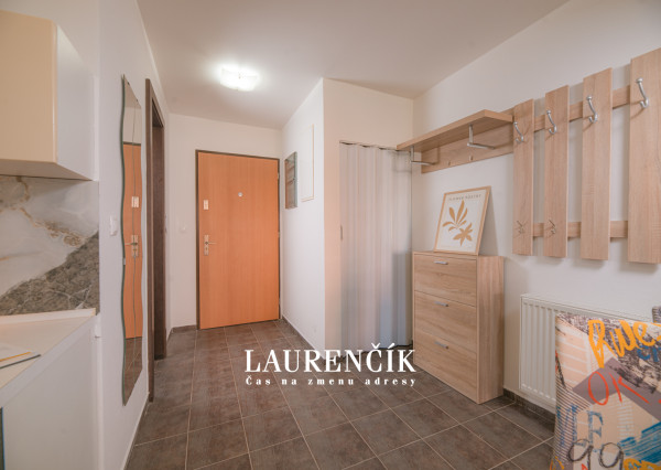 NA PRENÁJOM | 2- IZBOVÝ BYT S PARKOVACÍM MIESTOM, VILLA PARK - TRENČÍN