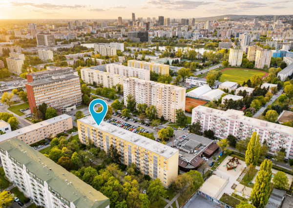 Na predaj prerobený, zariadený 3 izbový byt v Ružinove BA