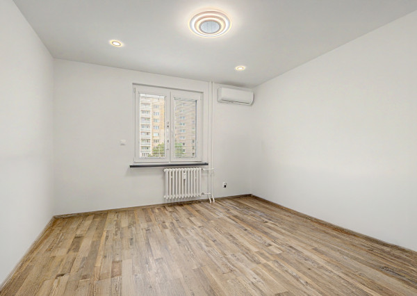 Na predaj prerobený, zariadený 3 izbový byt v Ružinove BA