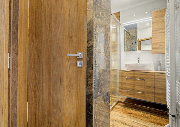 Na predaj prerobený, zariadený 3 izbový byt v Ružinove BA