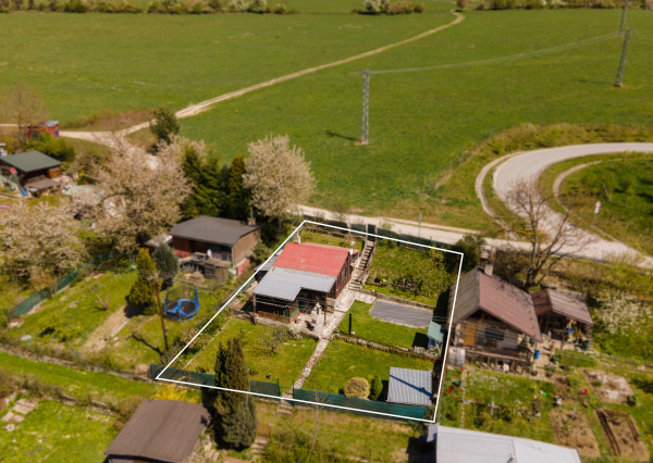 Na predaj chatka s celoročným bývaním v Považskom Chlmci