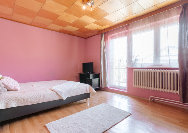 Na predaj priestranný 6-izbový rodinný dom v Oščadnici