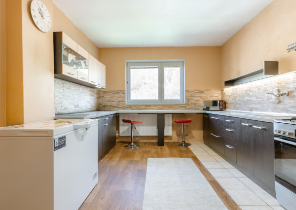 Na predaj priestranný 6-izbový rodinný dom v Oščadnici