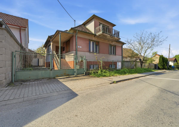 Na predaj rodinný dom vhodný na rekonštrukciu v Stupave