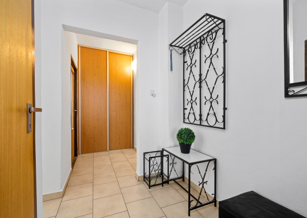 Na predaj kompletne zariadený 3-izbový byt v Podunajských Biskupiciach