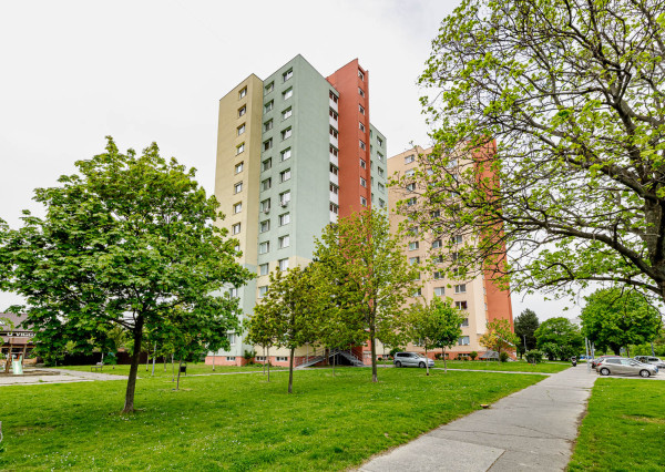 Na predaj kompletne zariadený 3-izbový byt v Podunajských Biskupiciach