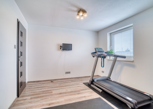 Na predaj rodinný dom s investičným potenciálom v Kostolišti