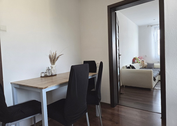 3 izb. byt. jednotka v RD, kompletná rekonštrukcia, 87 m², garáž, pivnica, skladové priestory s pozemkom 333 m2