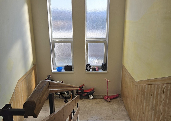 3 izb. byt. jednotka v RD, kompletná rekonštrukcia, 87 m², garáž, pivnica, skladové priestory s pozemkom 333 m2