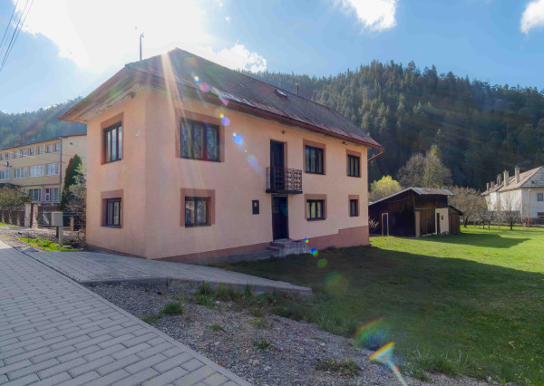 Na predaj zariadený rodinný dom v obci Vernár