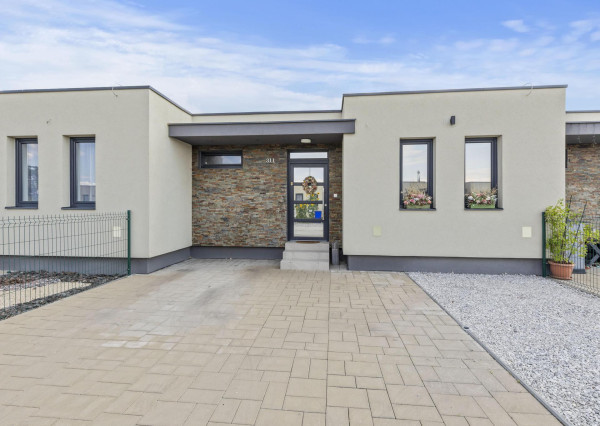 Na predaj štýlový rodinný dom s krásnou záhradou v obci Oľdza