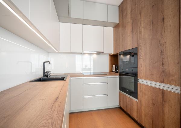 Na prenájom 2-izbový byt so šatníkom, Bratislava – Eurovea Tower