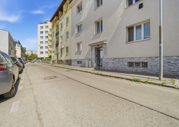 Na predaj 1-izbový byt s možnosťou prerobenia na 2-izbový v centre Bratislavy