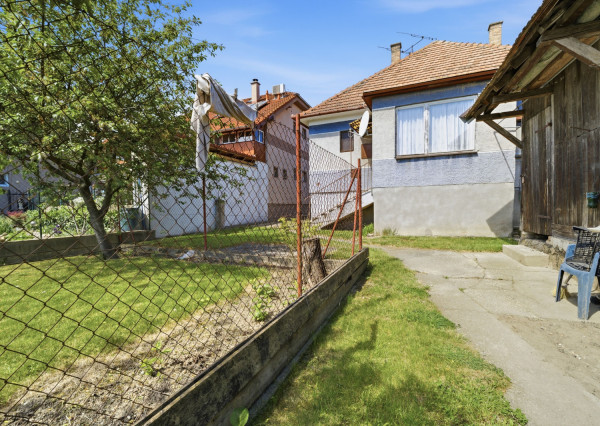 Na predaj 3-izbový tehlový dom s možnosťou nadstavby v Šamoríne