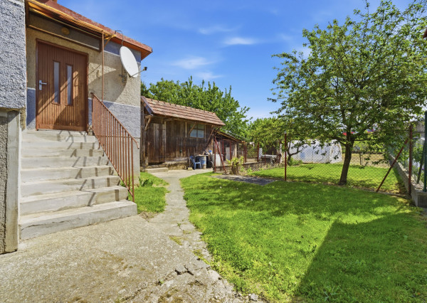 Na predaj 3-izbový tehlový dom s možnosťou nadstavby v Šamoríne