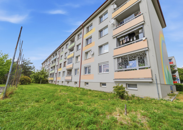 Na predaj 3-izbový byt s loggiou v centre Malaciek