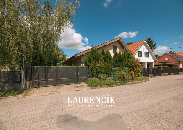 NA PREDAJ |  3 -  IZBOVÝ RODINNÝ DOM LEN 20 MINÚT OD BRATISLAVY | ŠTVRTOK NA OSTROVE