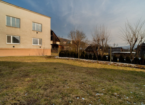Na predaj veľký 5 – izbový rodinný dom v obci Marhaň