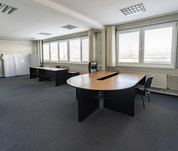 REZERVOVANÉ: Na prenájom administratívny priestor o výmere 39 m2 v Stupave – 103