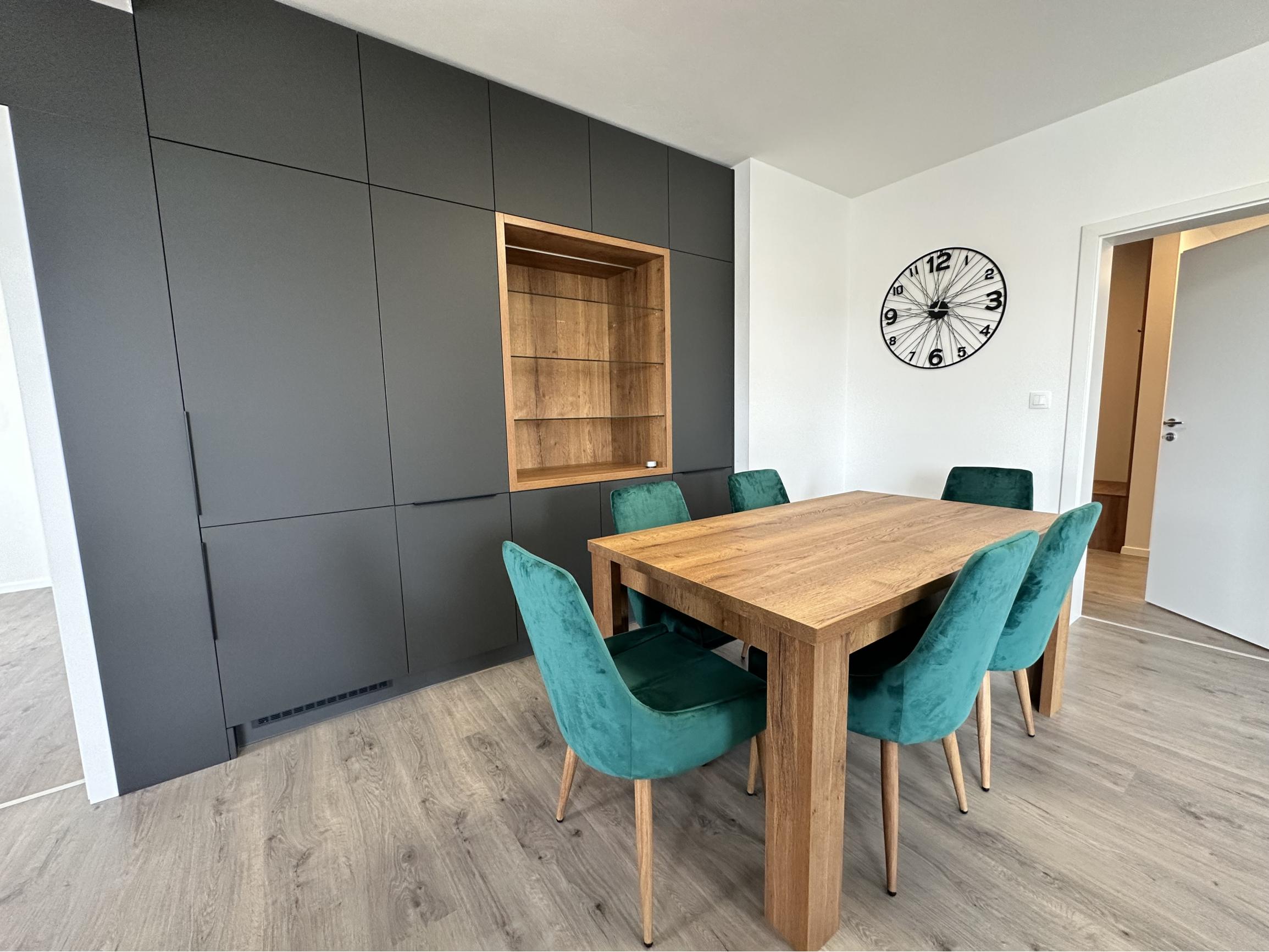 Prenájom luxusného 4izbového bytu s terasou