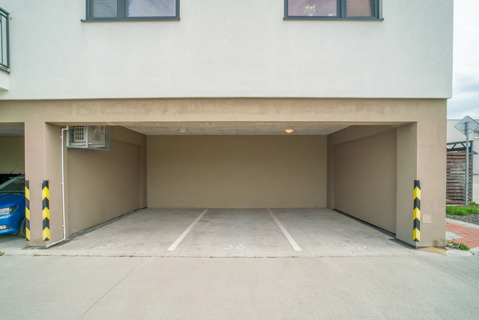 Na predaj kryté parkovacie státie kúsok od centra Stupavy