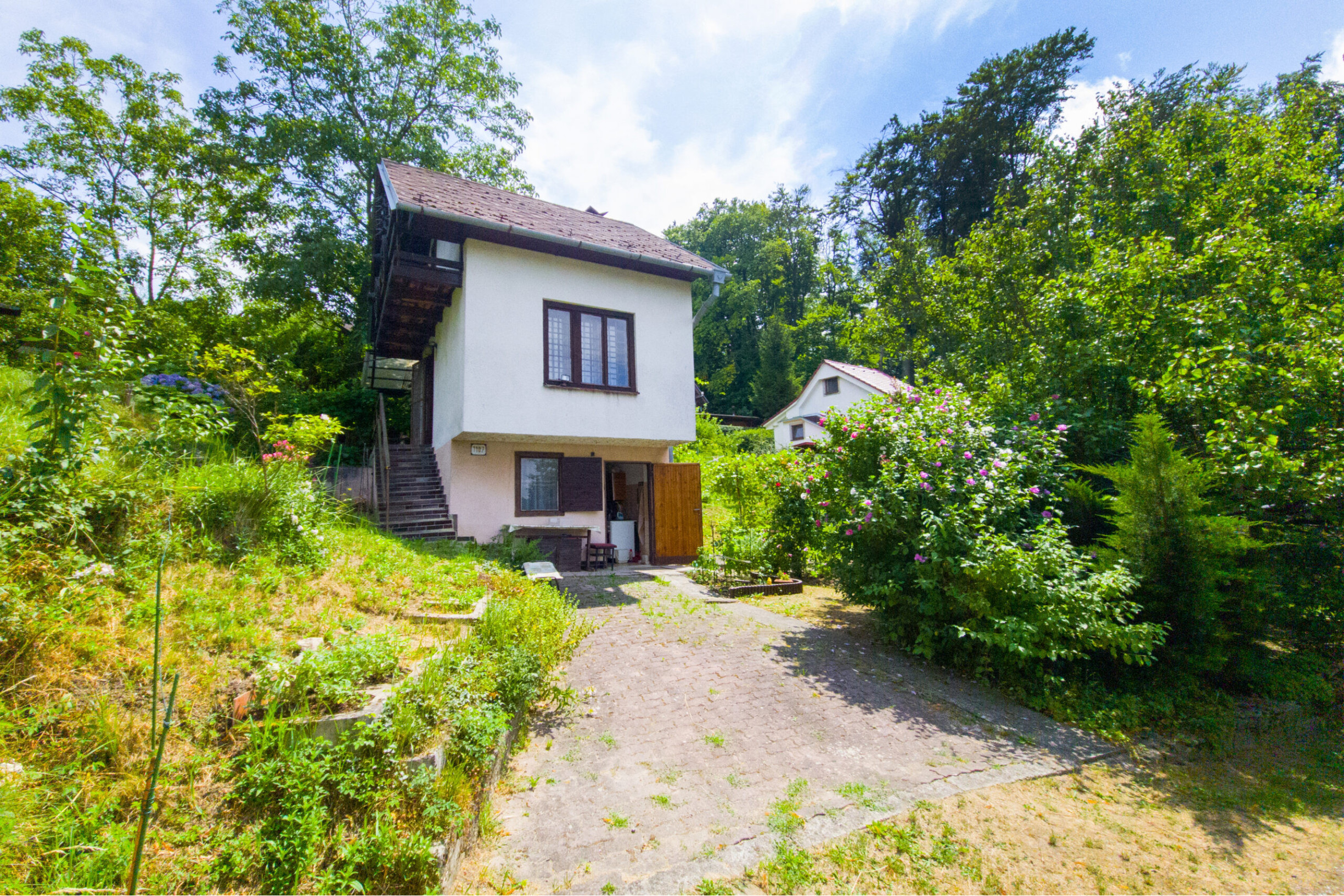 Na predaj rekreačná chata v jedinečnom prostredí Malých Karpát v Sološnici